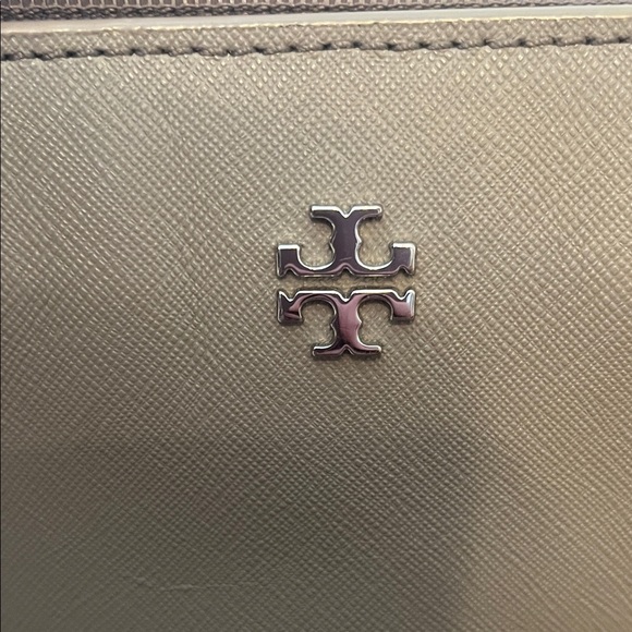 Tory Burch York Buckle Tote Bag in Saffiano Leather and a Grey/Taupe Color Purse - Picture 5 of 14